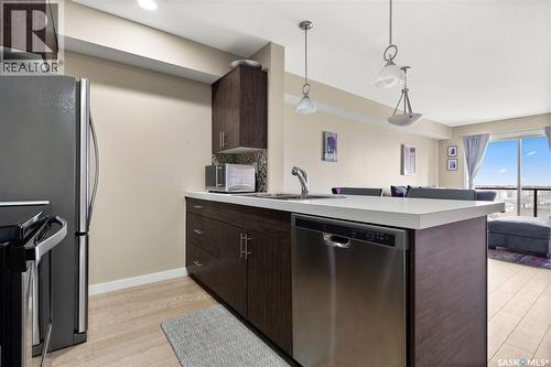 1404 5500 Mitchinson Way, Regina, SK - Indoor Photo Showing Kitchen