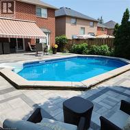 2216 NORFOLK Drive Oakville, ON L6H 6H4