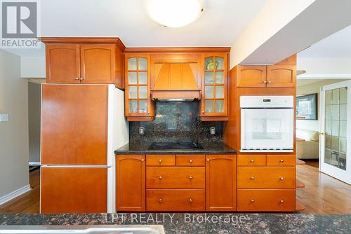 54 Meyer Circle, Markham, ON - Indoor Photo Showing Kitchen