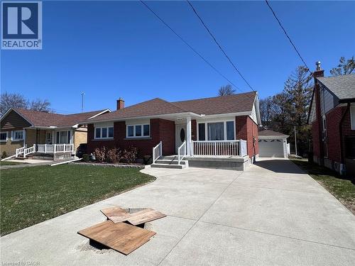390 DUMFRIES Avenue  Kitchener, ON N2H 2G1