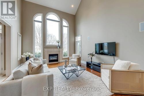 530 Golfview Court, Oakville, ON - Indoor Photo Showing Living Room With Fireplace