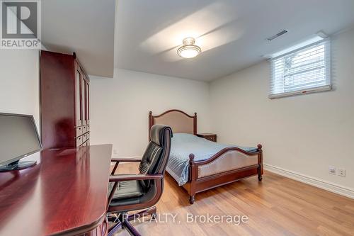 530 Golfview Court, Oakville, ON - Indoor Photo Showing Bedroom