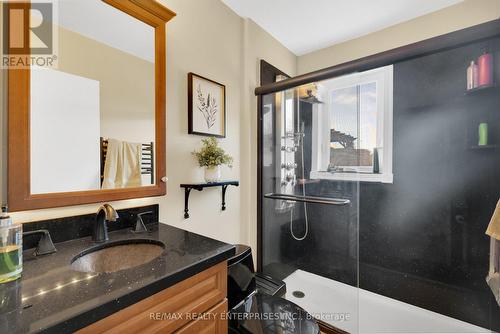 951 Atwater Avenue, Mississauga, ON - Indoor Photo Showing Bathroom
