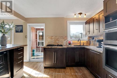 951 Atwater Avenue, Mississauga, ON - Indoor Photo Showing Kitchen With Upgraded Kitchen