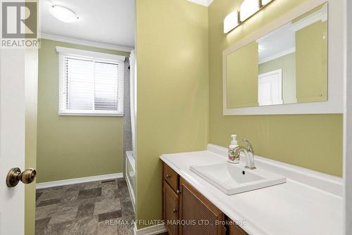 681 Champlain Drive, Cornwall, ON - Indoor Photo Showing Bathroom
