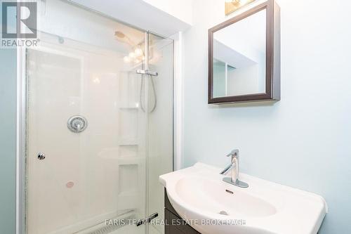 24 Laurie Crescent, Barrie, ON - Indoor Photo Showing Bathroom