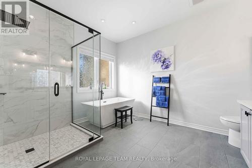 6868 Sparkling Lake Way, Ottawa, ON - Indoor Photo Showing Bathroom