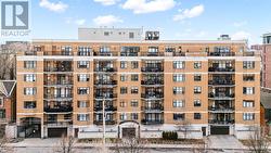 202 - 260 BESSERER STREET Ottawa, ON K1N 1J3