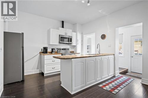 26 James Street, Cambridge, ON - Indoor Photo Showing Kitchen