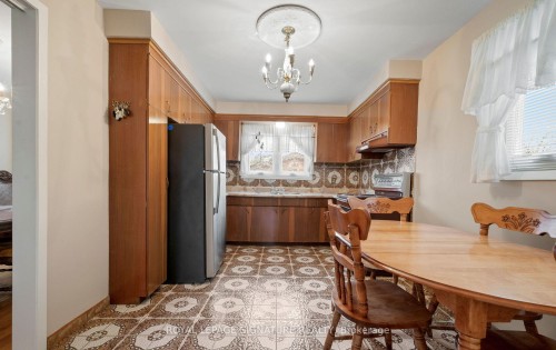 1142 Alexandra Avenue, Mississauga, ON 