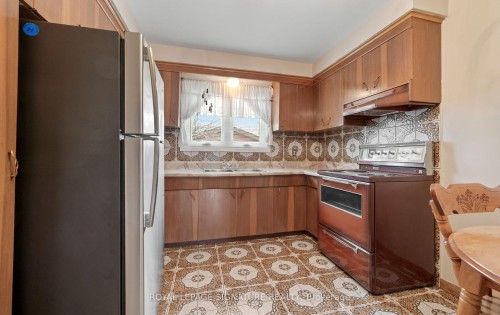 1142 Alexandra Avenue, Mississauga, ON 