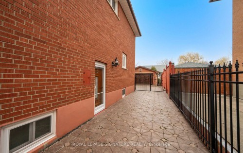 1142 Alexandra Avenue, Mississauga, ON 