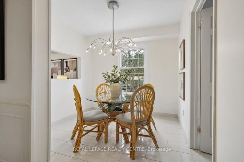3459 Pitch Pine Crescent, Mississauga, ON - Indoor Photo Showing Dining Room