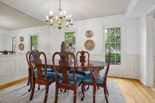 3459 Pitch Pine Crescent, Mississauga, ON - Indoor Photo Showing Dining Room
