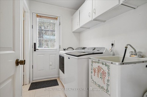 3459 Pitch Pine Crescent, Mississauga, ON - Indoor Photo Showing Laundry Room