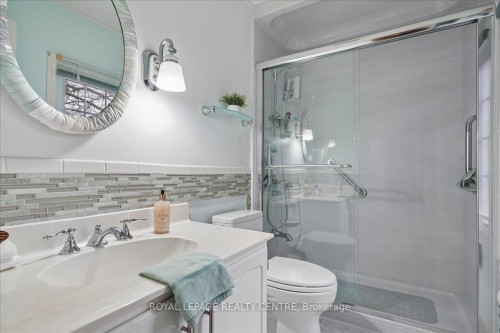 3459 Pitch Pine Crescent, Mississauga, ON - Indoor Photo Showing Bathroom