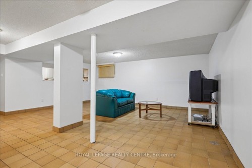 3459 Pitch Pine Crescent, Mississauga, ON - Indoor Photo Showing Other Room