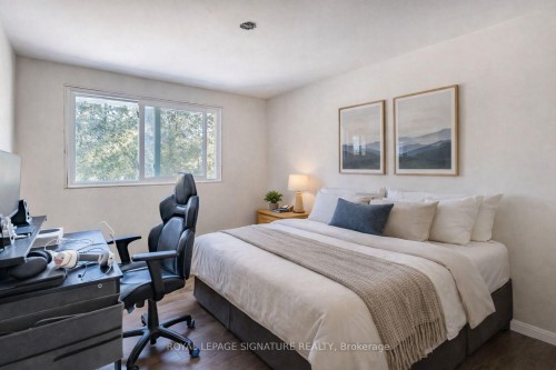 16 Alderwood Crescent, Cambridge, ON - Indoor Photo Showing Bedroom