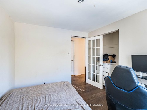 16 Alderwood Crescent, Cambridge, ON - Indoor Photo Showing Bedroom