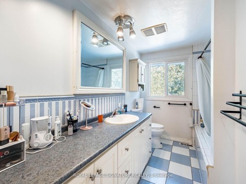 16 Alderwood Crescent, Cambridge, ON - Indoor Photo Showing Bathroom