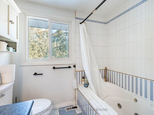 16 Alderwood Crescent, Cambridge, ON - Indoor Photo Showing Bathroom