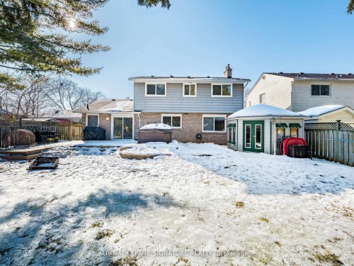 16 Alderwood Crescent, Cambridge, ON - Outdoor