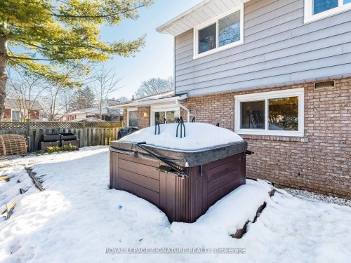16 Alderwood Crescent, Cambridge, ON - Outdoor With Exterior