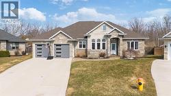 7133 MUSKOKA TRAIL  Plympton-Wyoming, ON N0N 1E0