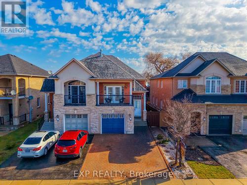 2305 NEWCASTLE CRESCENT  Oakville, ON L6M 4P5