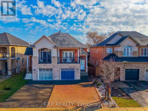 2305 NEWCASTLE CRESCENT  Oakville, ON L6M 4P5