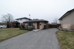 90 Keewatin Street S Oshawa, ON L1H 6Z1