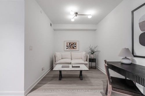 605-47 Mutual Street, Toronto, ON - Indoor Photo Showing Other Room