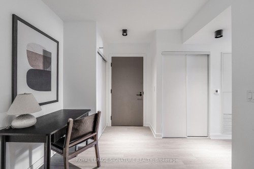 605-47 Mutual Street, Toronto, ON - Indoor Photo Showing Other Room