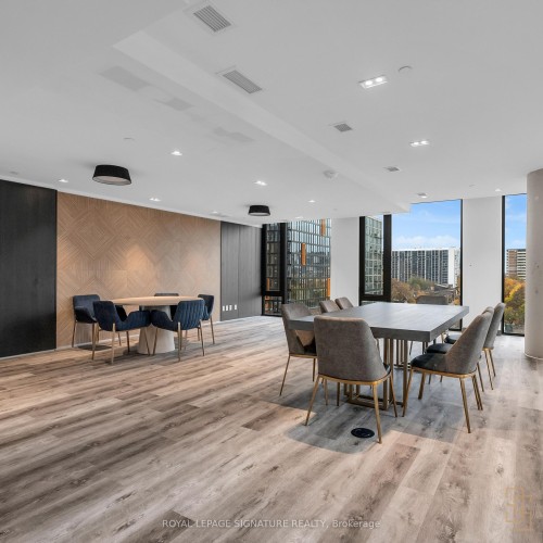 605-47 Mutual Street, Toronto, ON - Indoor Photo Showing Dining Room