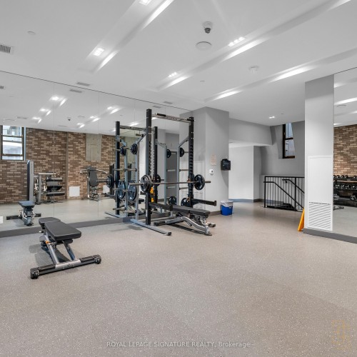 605-47 Mutual Street, Toronto, ON - Indoor Photo Showing Gym Room