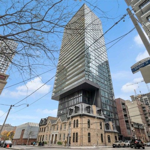 605-47 Mutual Street, Toronto, ON - Outdoor With Facade