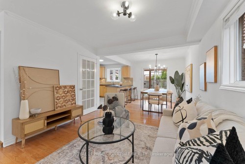 4046 Tea Garden Circle, Mississauga, ON - Indoor Photo Showing Living Room