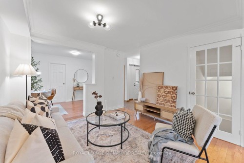 4046 Tea Garden Circle, Mississauga, ON - Indoor Photo Showing Living Room