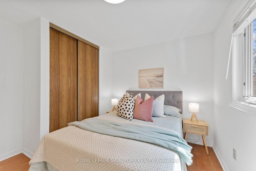 4046 Tea Garden Circle, Mississauga, ON - Indoor Photo Showing Bedroom