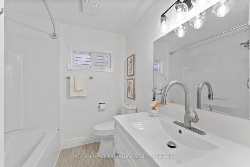 4046 Tea Garden Circle, Mississauga, ON - Indoor Photo Showing Bathroom