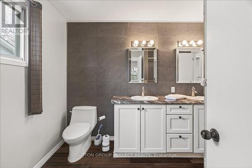 461 Cleveland Avenue, London South (South J), ON - Indoor Photo Showing Bathroom