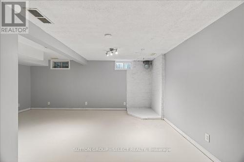 Rec Room - 461 Cleveland Avenue, London South (South J), ON - Indoor