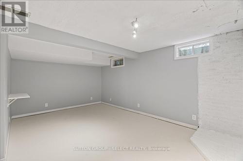 Rec Room - 461 Cleveland Avenue, London South (South J), ON - Indoor