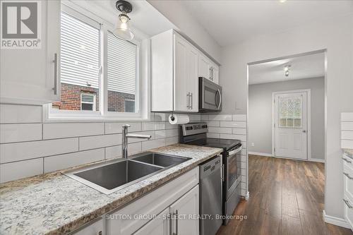 461 Cleveland Avenue, London South (South J), ON - Indoor Photo Showing Kitchen With Double Sink