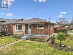 28 NORMANDY DRIVE Guelph (St. George's), ON N1E 2P4