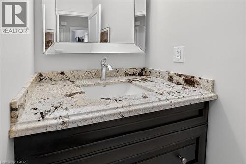 1 Cedar Drive, St. Davids, ON - Indoor Photo Showing Bathroom