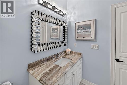 1 Cedar Drive, St. Davids, ON - Indoor Photo Showing Bathroom