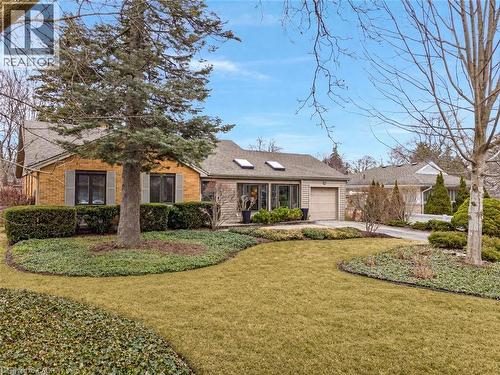 226 FORSYTH Drive  Waterloo, ON N2L 1A5