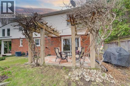 27 Lowrey Avenue S, Cambridge, ON - Outdoor