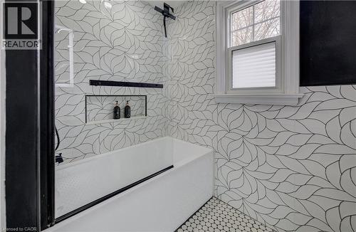 27 Lowrey Avenue S, Cambridge, ON - Indoor